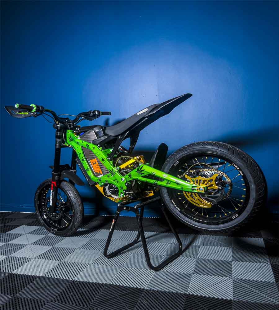 Fully Loaded 72v Sur Ron Light Bee STAGE3 - Race Bike 🏁 - EVFREAKSFully Loaded 72v Sur Ron Light Bee STAGE3 - Race Bike 🏁