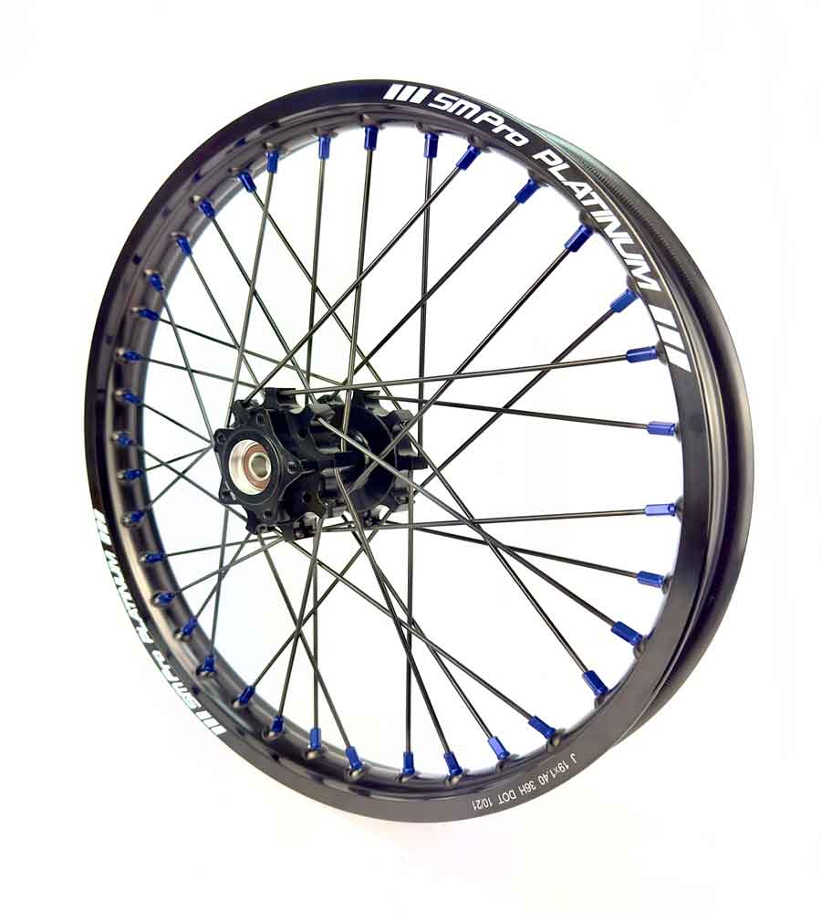 SM Pro Light Bee Wheelset – Black Rim and Blue Nipples - EVFREAKS SM Pro Light Bee Wheelset – Black Rim and Blue Nipples
