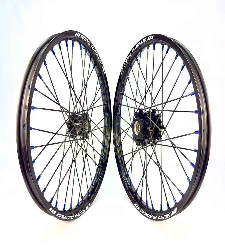 SM Pro Light Bee Wheelset – Black Rim and Blue Nipples - EVFREAKS SM Pro Light Bee Wheelset – Black Rim and Blue Nipples