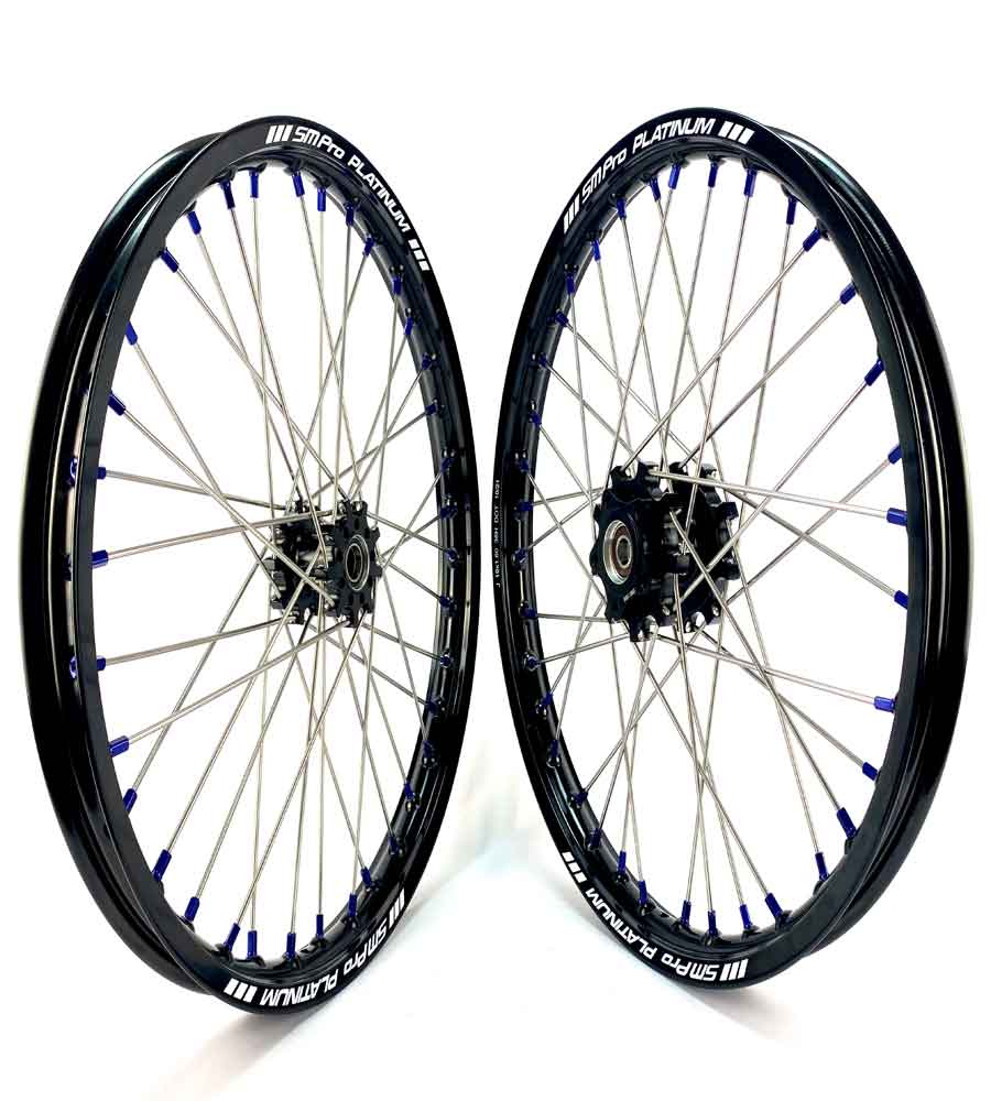 SM Pro Light Bee Wheelset – Black Rim and Blue Nipples - EVFREAKS SM Pro Light Bee Wheelset – Black Rim and Blue Nipples