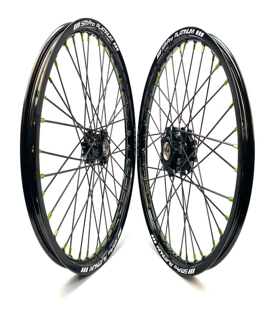 SM Pro Light Bee Wheelset – Black Rim and Green Nipples - EVFREAKS SM Pro Light Bee Wheelset – Black Rim and Green Nipples