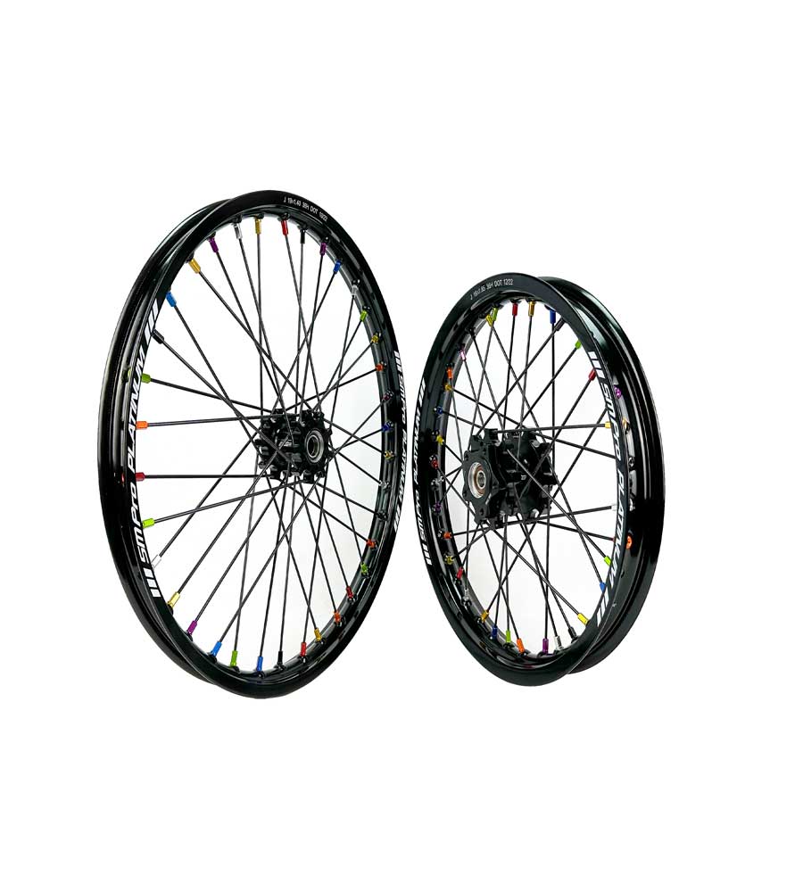 SM Pro Light Bee Wheelset – Black Rim and Rainbow Nipples - EVFREAKSSM Pro Light Bee Wheelset – Black Rim and Rainbow Nipples