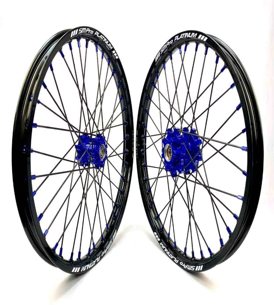 SM Pro Light Bee Wheelset – Blue Hub and Blue Nipples - EVFREAKSSM Pro Light Bee Wheelset – Blue Hub and Blue Nipples